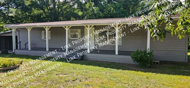 Building Photo - COMING SOON!  RENT TO OWN!  Renovated 3 Be...