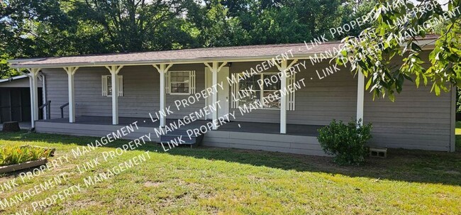 Building Photo - FOR SALE!  Renovated 3 Bedroom 2 Bath in R...