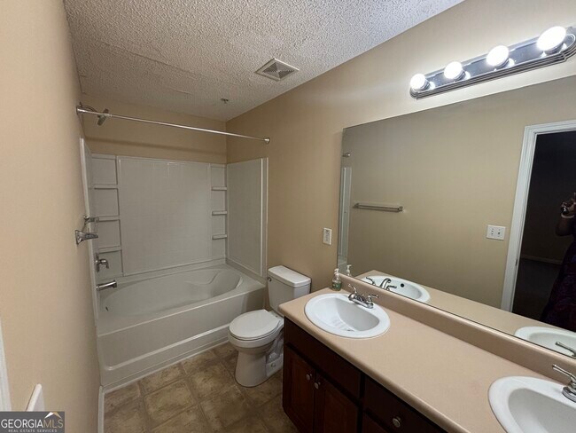 Building Photo - 3386 Hidden Stream Ct