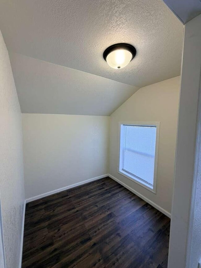 Building Photo - 651 W Bruce St