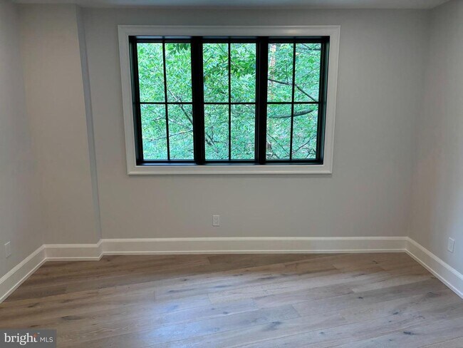 Building Photo - 5017 Eskridge Terrace NW