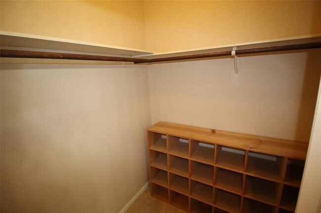 Building Photo - 5005 Cana Cove