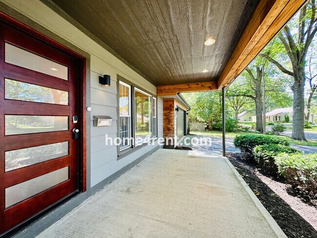Building Photo - Updated Ranch Style Home in Prairie Villag...