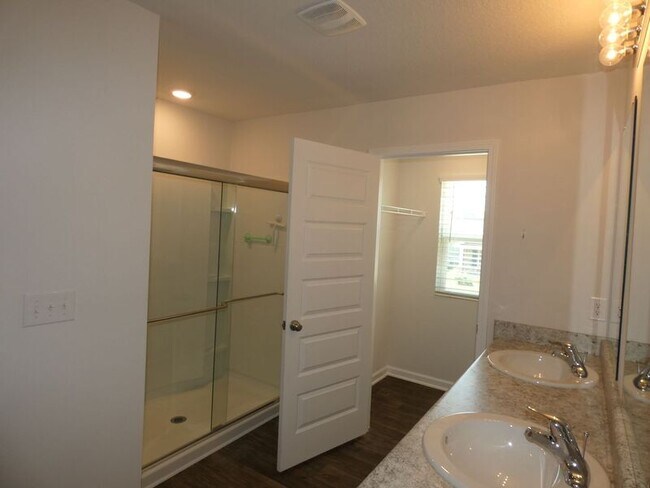 Building Photo - 5565 Galahad Trl