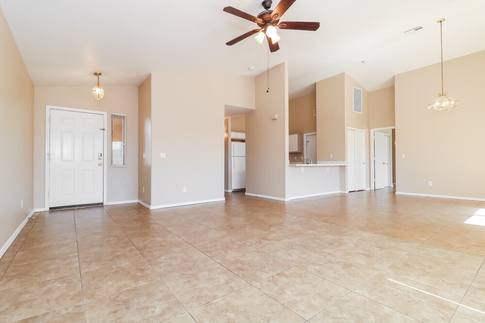 Building Photo - 9015 W Roanoke Ave