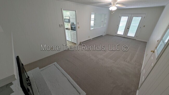 Building Photo - 3/2 House W/ Basement Garage/Storage