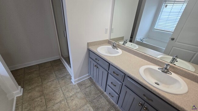 Building Photo - 124 Mary Jay Dr