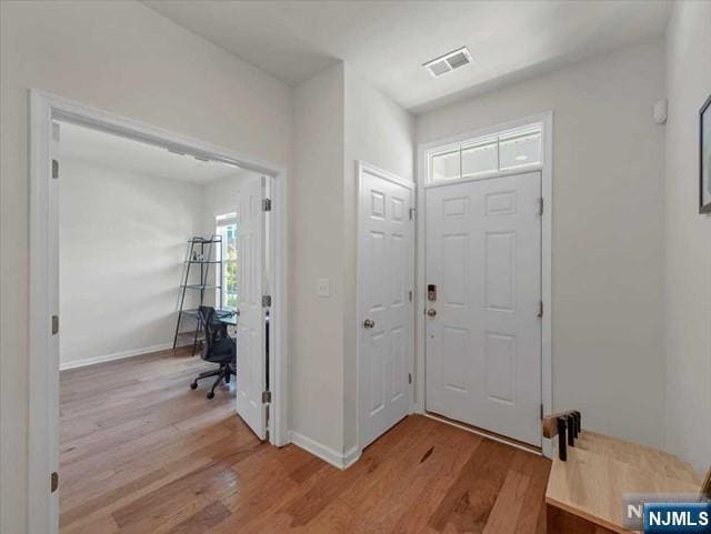 Building Photo - 12 Litchfield Ln