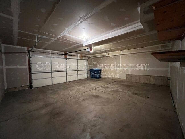 Building Photo - 498 Grosvenor Ln