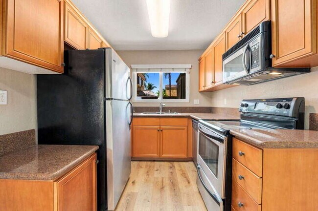 Building Photo - 6750 Beadnell Way