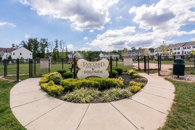 Building Photo - Tanyard Springs Townhome