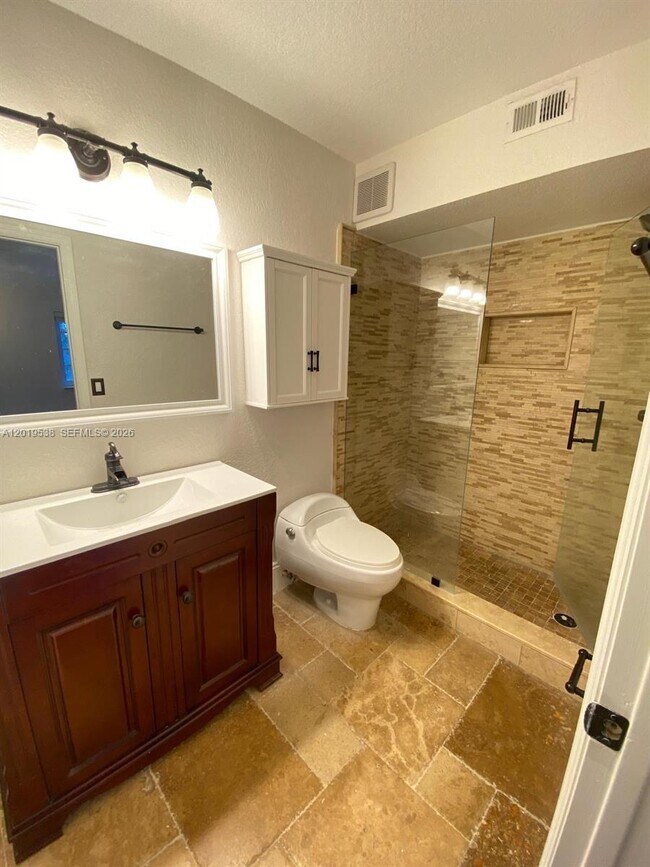 Building Photo - 2041 Pompeii Ct