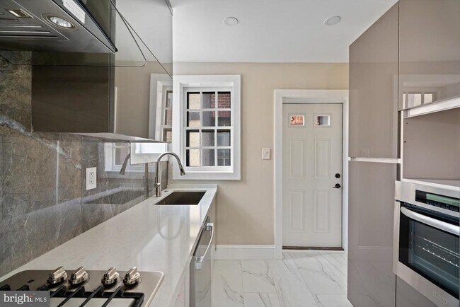 Building Photo - 415 City Ave