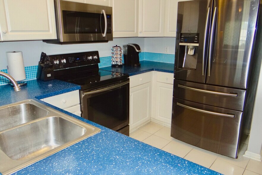 Building Photo - 2020 Cross Gate Blvd