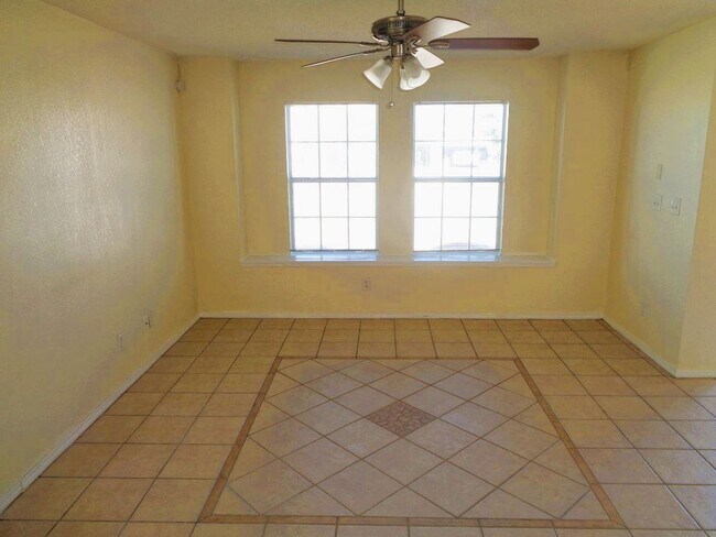 Building Photo - Adorable Single Level Eastside Home With Evaporative Air Located In Quiet Neighborhood