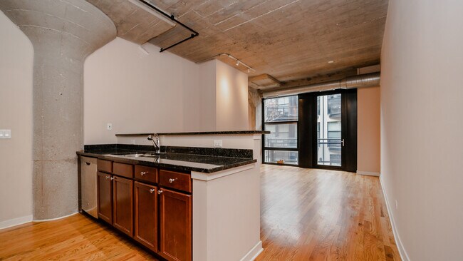 Building Photo - 1150 W 15th St