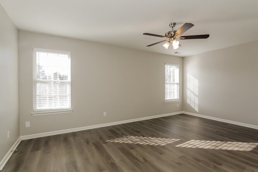 Building Photo - 1014 Sparrow Valley Way