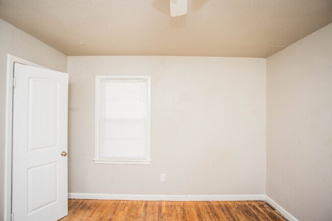 Building Photo - "Charming 4-Bedroom Home with Granite Touches & Gleaming Hardwood Floors in Lubbock!"