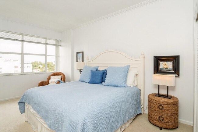 Building Photo - 2860 S Ocean Blvd