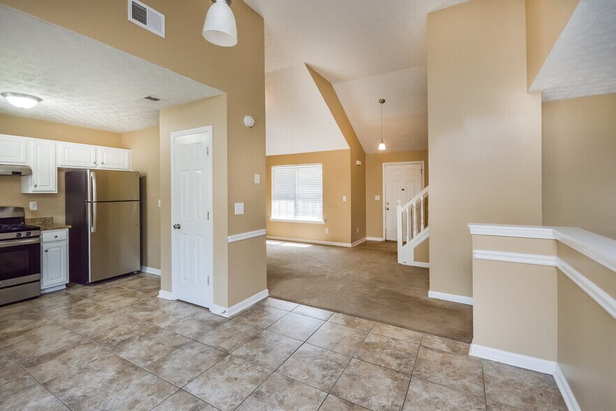 Building Photo - 735 Compton Ln