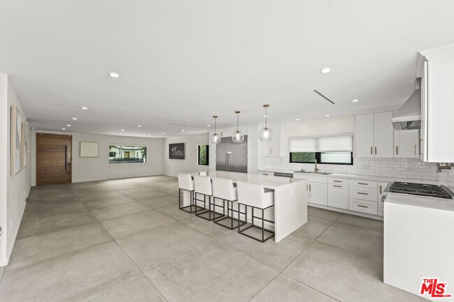 Building Photo - 6459 Colgate Ave