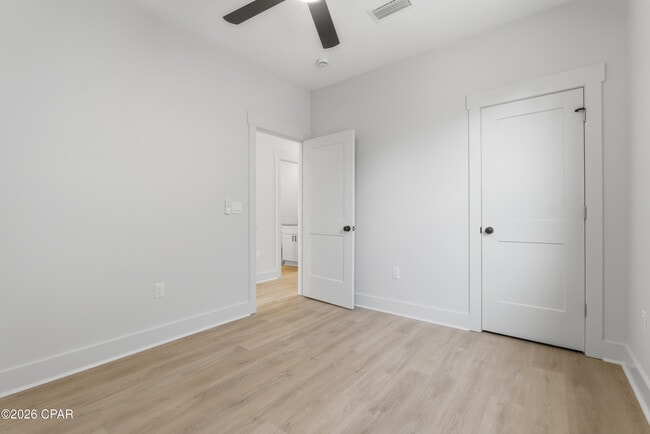 Building Photo - 2316 E 19th Pl