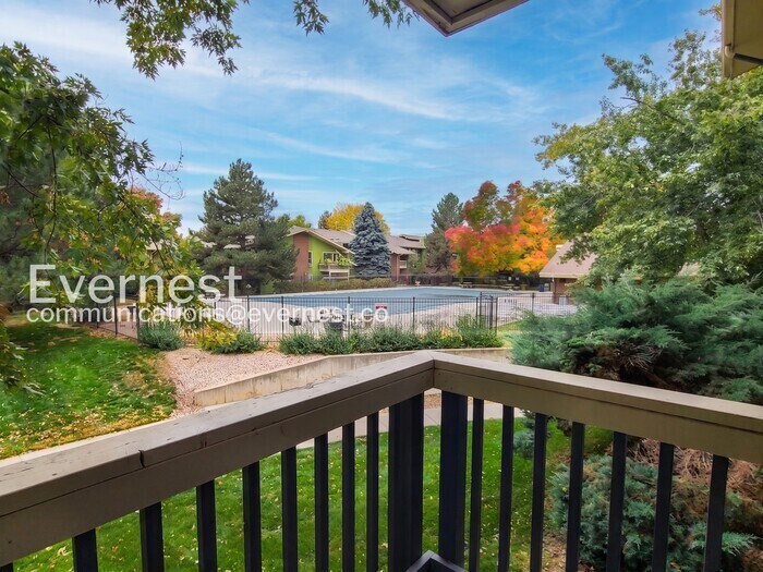 Building Photo - 2800 Kalmia Ave
