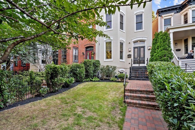 Building Photo - 625 Massachusetts Ave NE