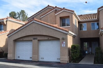 Building Photo - 3 Bedroom Townhome in El Cajon