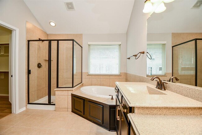 Building Photo - 15219 Ashbrook Dove Ln