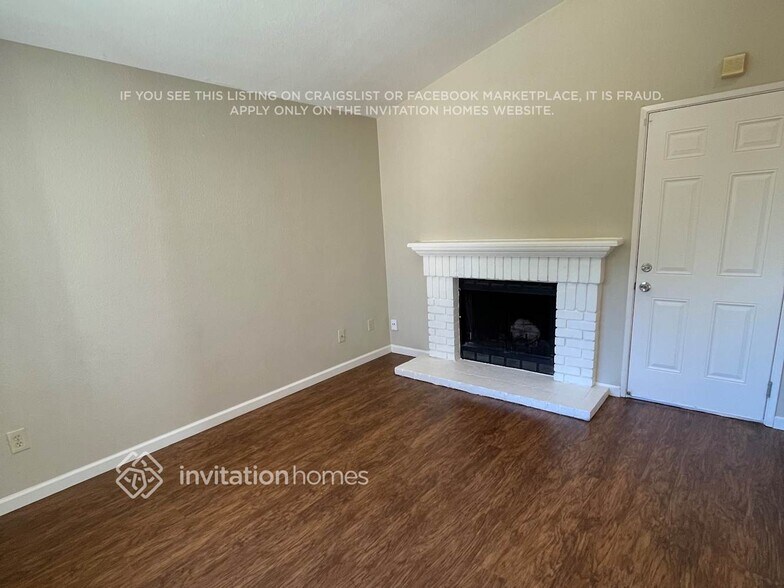 Building Photo - 1812 Johnson Dr