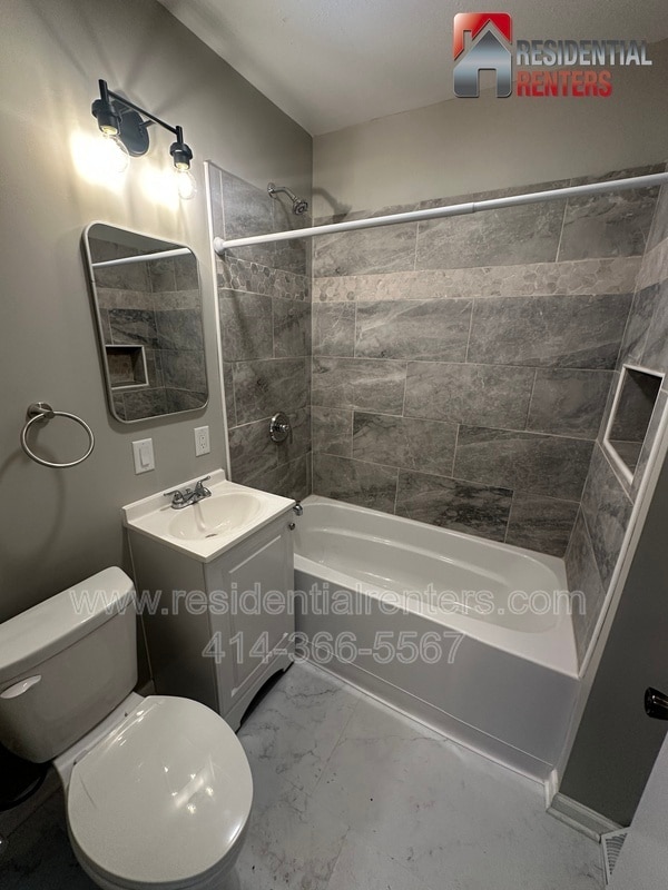 Building Photo - 223 W Keefe Ave