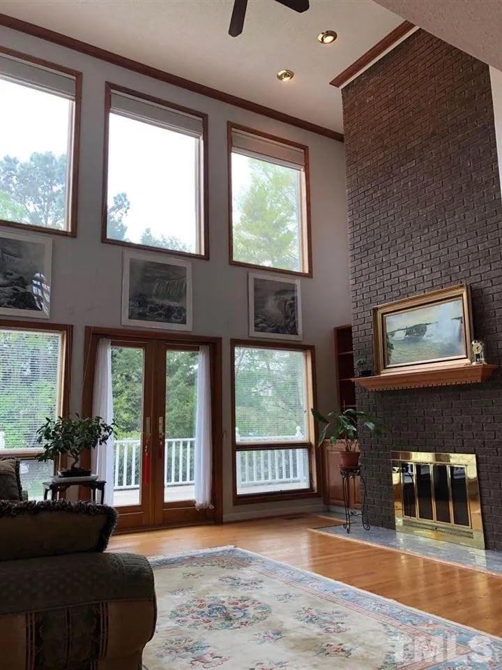 Building Photo - Room in House on Kingsway Dr