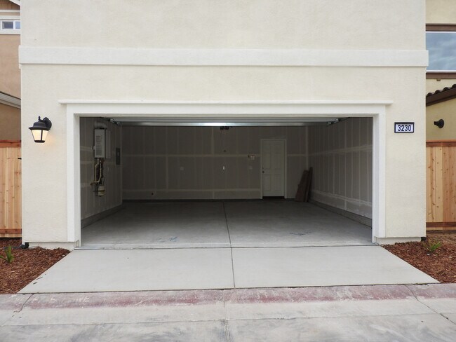 Building Photo - Beautiful Patio Home