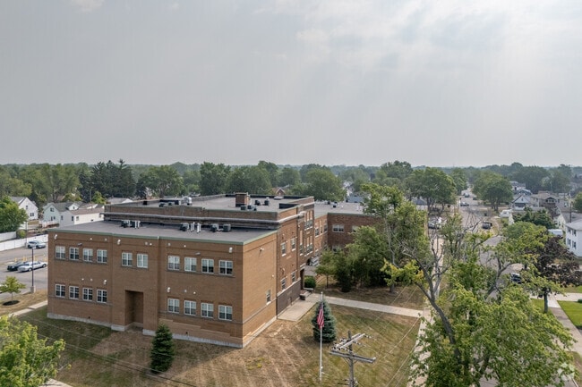Building Photo - Highland School Apartments