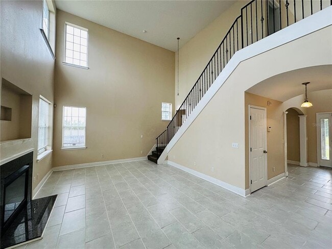 Building Photo - 438 Palm Dr