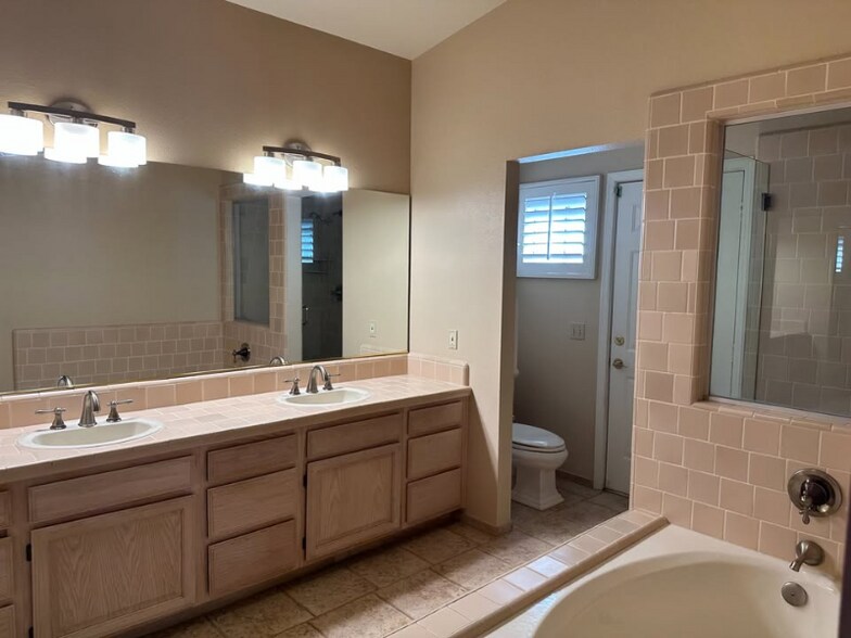 Building Photo - 79990 Trinidad Dr