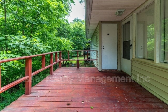 Building Photo - 126 Wellington Cir