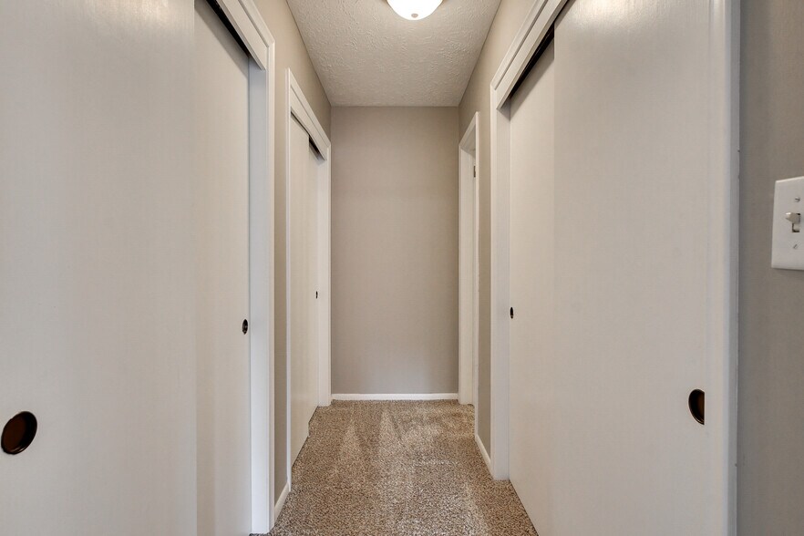 Building Photo - 500 S 37th St