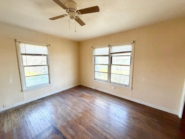 Building Photo - 3 bedroom 1 bath in Mart Texas