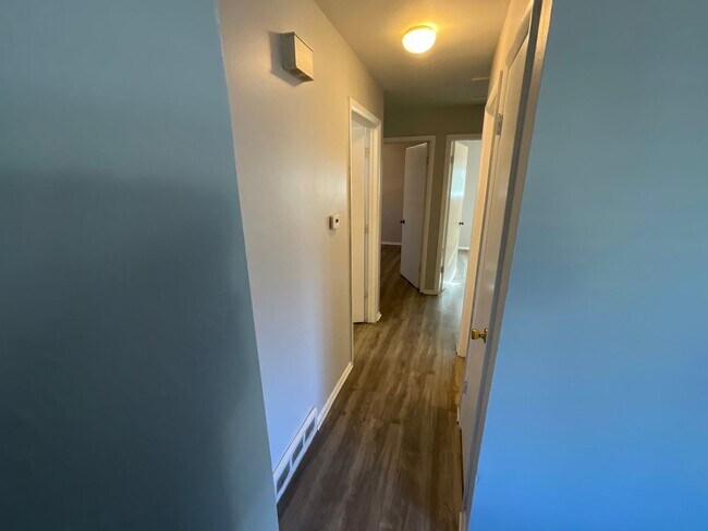 Building Photo - 3753-3763 W 89th Way