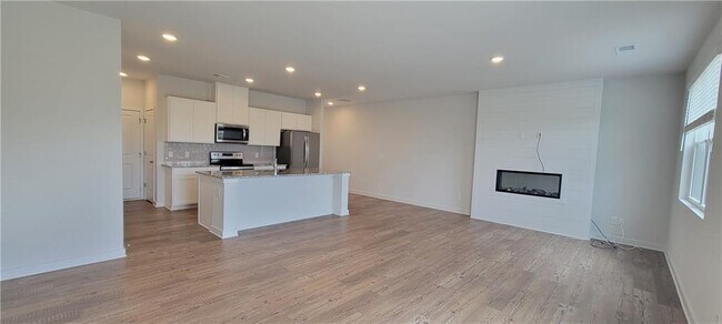 Building Photo - 24 Founders Dr