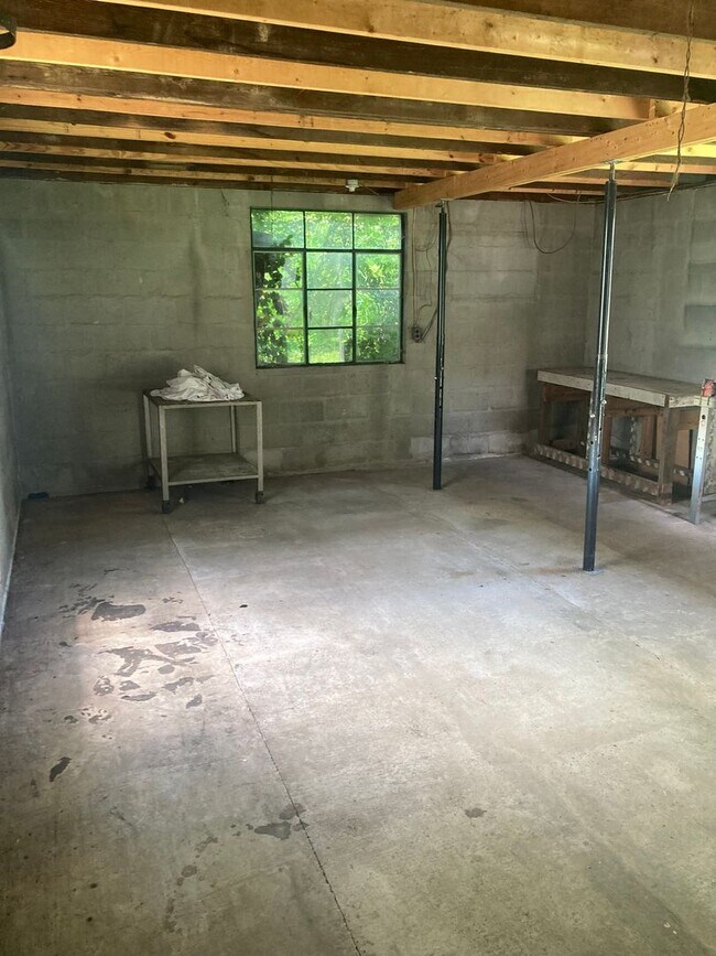 Building Photo - Great 2 Bed 2 Bath Home in East Nashville!