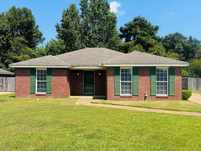Primary Photo - Modern 3-Bedroom Beauty in East Montgomery