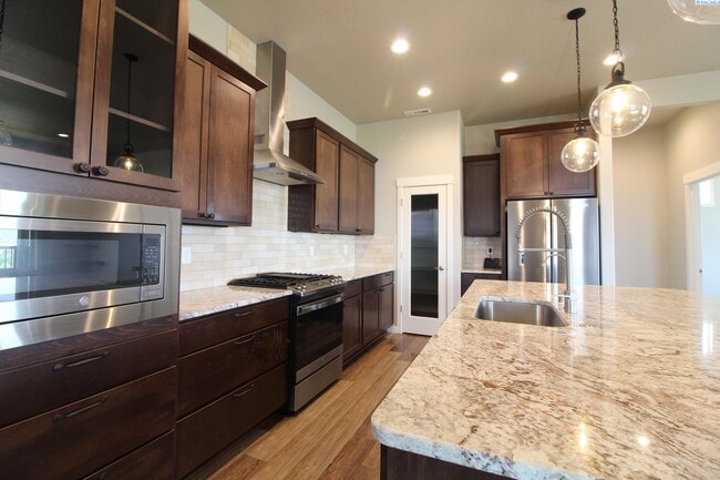 Building Photo - 4 Bed/2.5 Bath + an Office Home in Richland