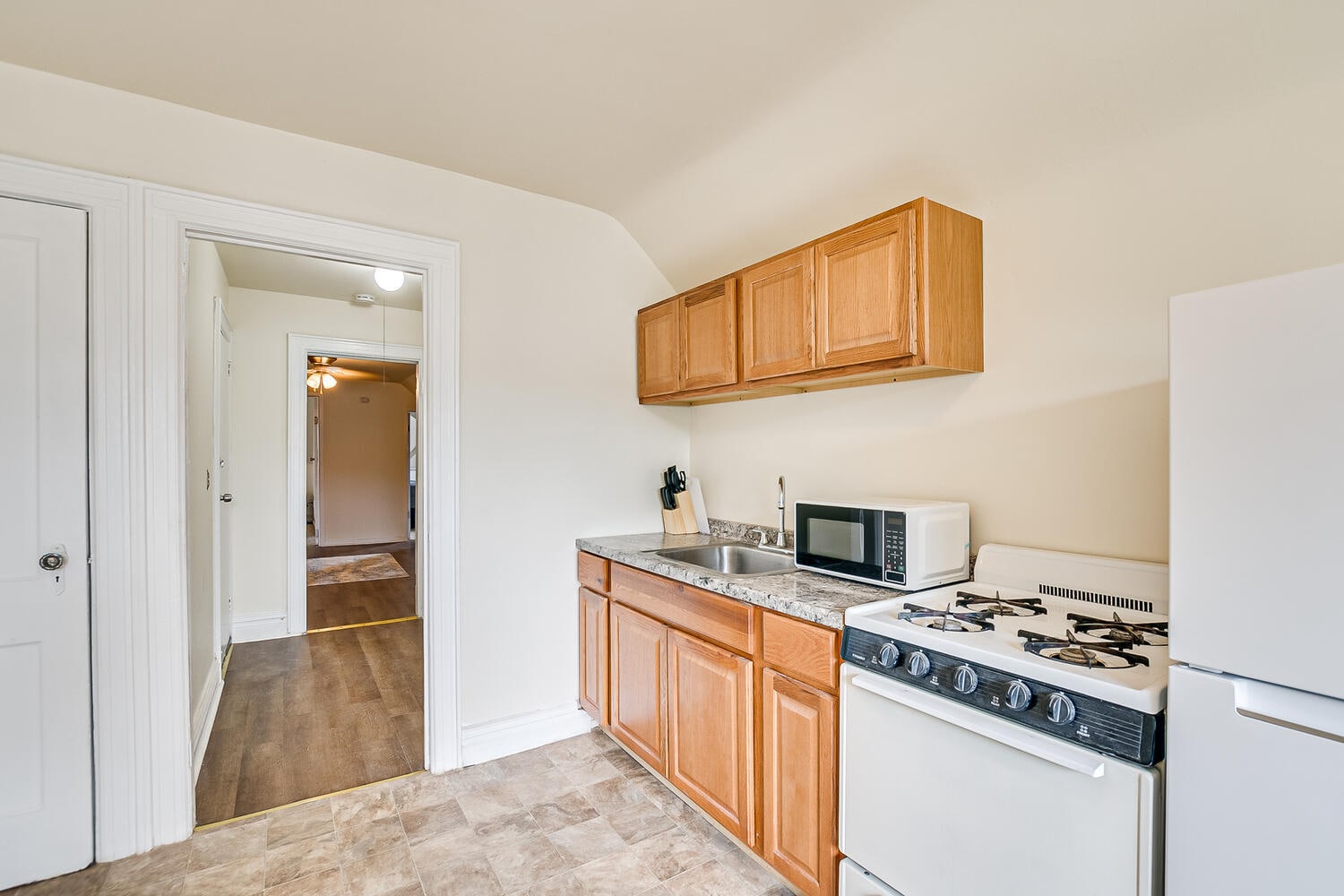 Building Photo - 46 Van Houten Ave