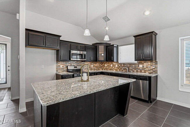 Building Photo - 11381 Bullseye St