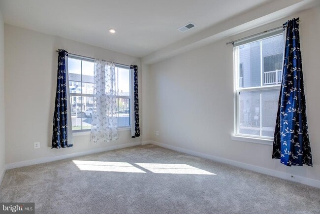 Building Photo - 4468 Sulford Ter
