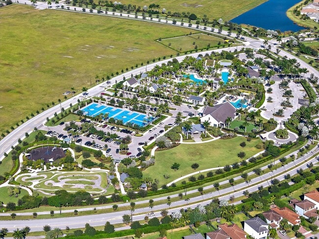 Building Photo - 16377 Biltmore Lndg