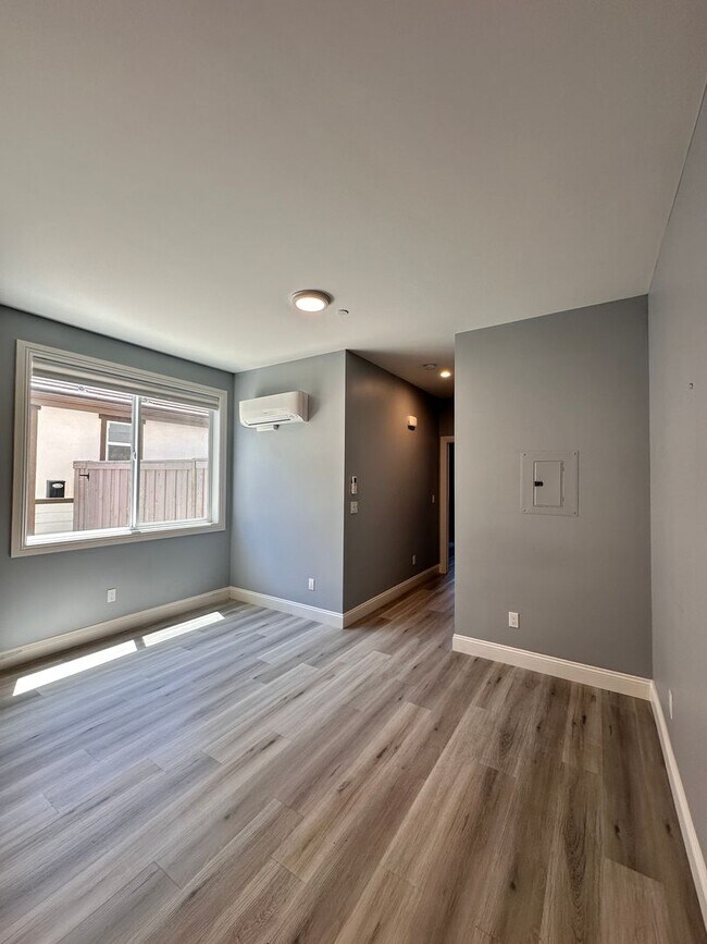 Building Photo - Attached separate first floor 1-bedroom, 1-bathroom suite